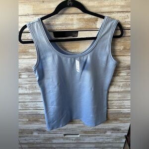 ✨ White House Black Market Shimmer Tank Blue Opal Sleeveless Top Size M NWT